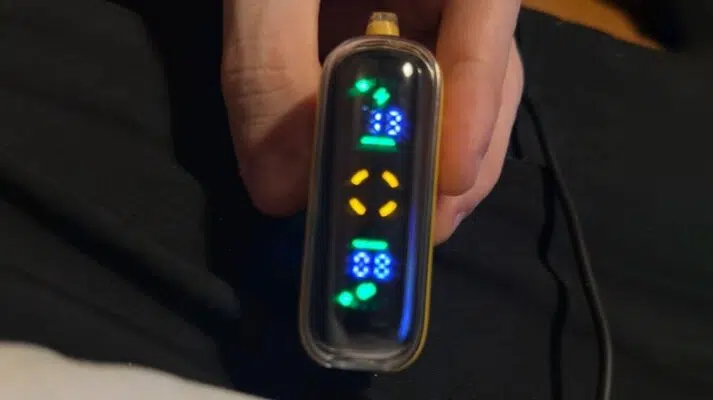 GEEK-BAR-PULSE-15000口-led屏幕細節展示.png
